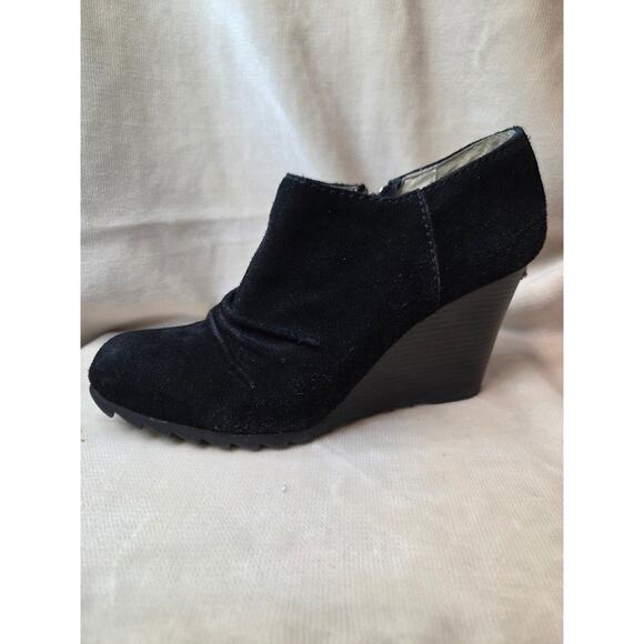 Michael Kors Norma Black Suede Women's Ankle Boots. Wedge Heel Zipper SZ 6.5M - Picture 8 of 10